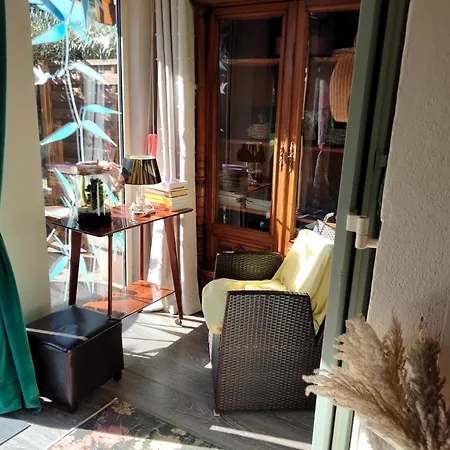 Castel Garden Apartment